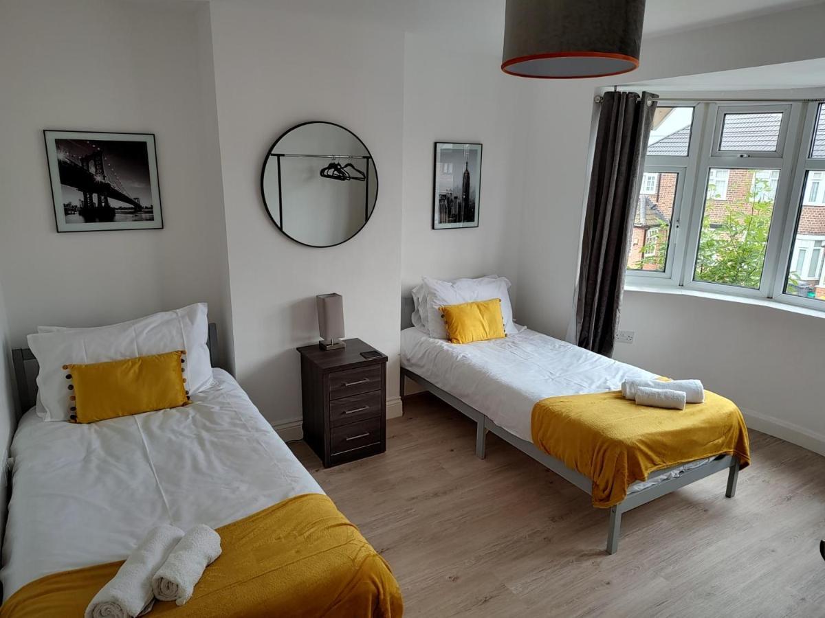 Wavertree Drive 3 Bed Contractor Home In Leicester Luaran gambar